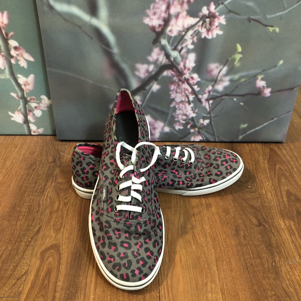Leopard print Vans